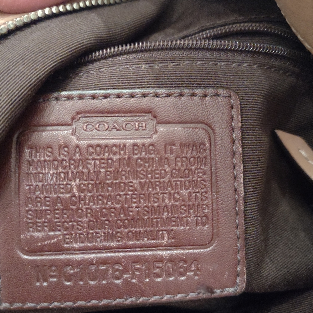 Coach Shoulder Bag - Picture 7 of 8